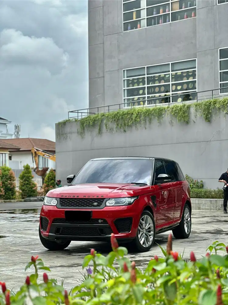 CASH LOW KM Range Rover Sport 5.0 V8 SVR 2017 Like New