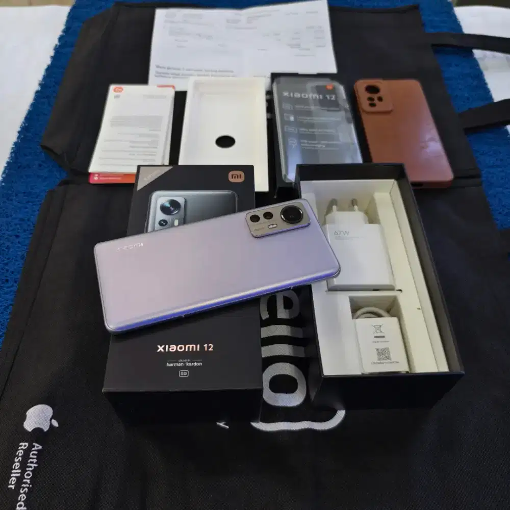 Xiaomi 12 5G 8/256gb Muluss terawat Ex Grs resmi Xiaomi Indonesia