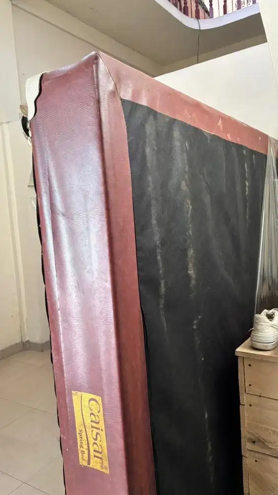 DIPAN KAYU CAISAR 180*200