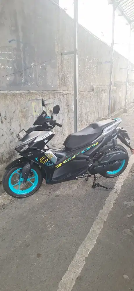 aerox silver cyan 2024