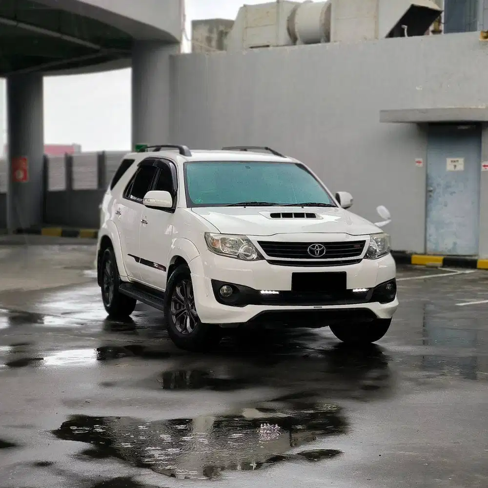 TDP MULAI 45 JT , KM GARANSI TOYOTA FORTUNER VNT TURBO DIESEL AT 2014