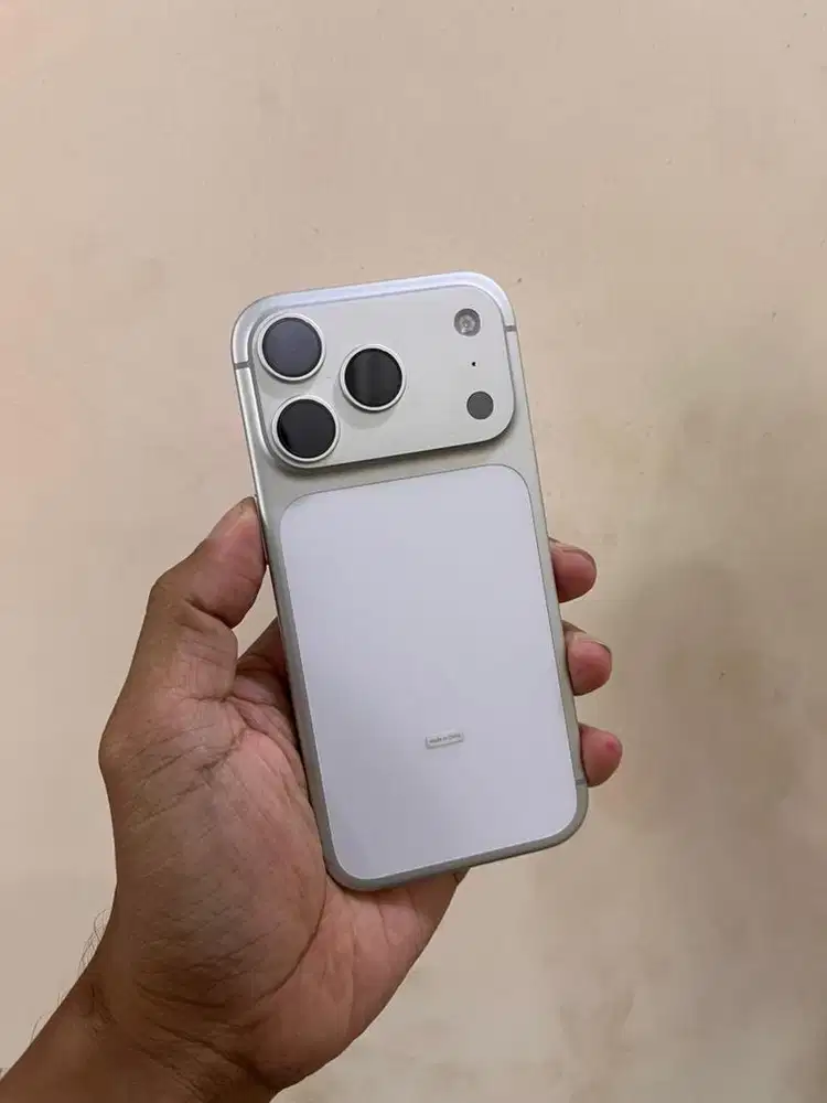 Iphone 17 pro 256gb ibox garansi aktif