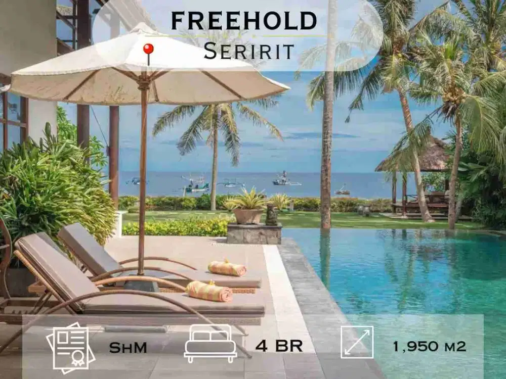 For sale spacious Beach front villa with nice garden di Seririt, Singaraja