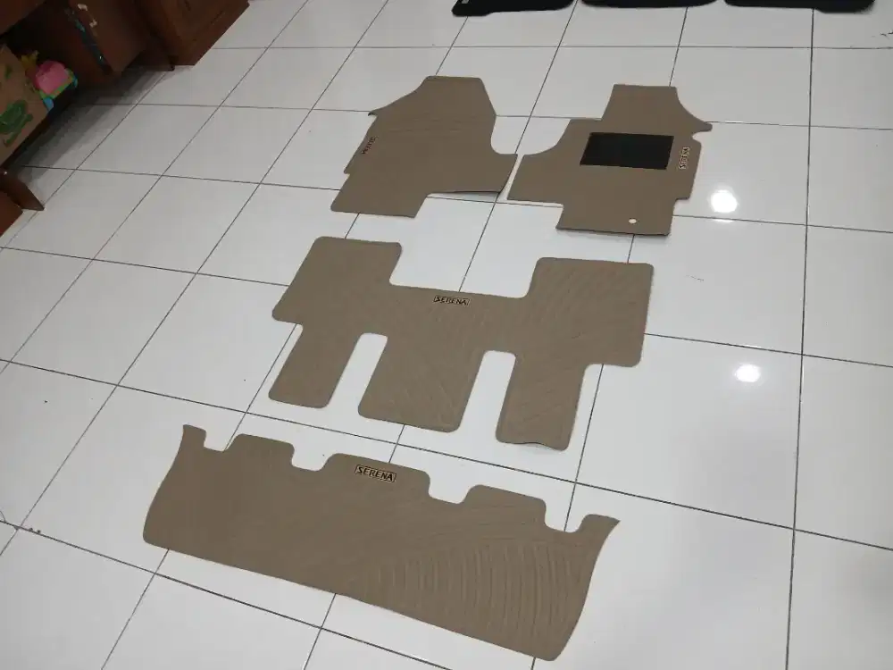 Karpet original bludru serena c24 1 set 05-12

kondisi 99%