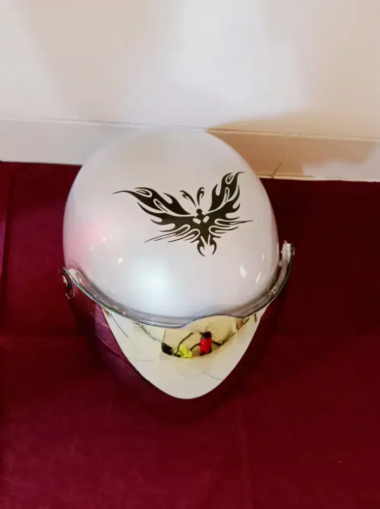 Helm size L , harga 120 net pas lokasi bogor cilebut