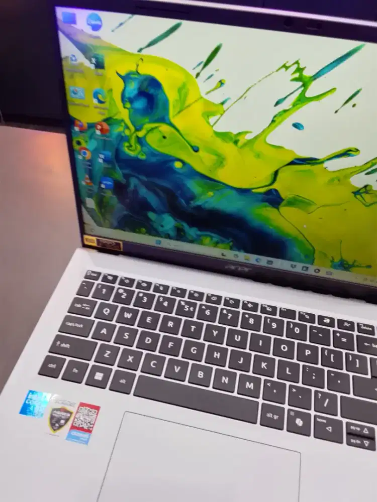 SEMUA MEREK LAPTOP ADA