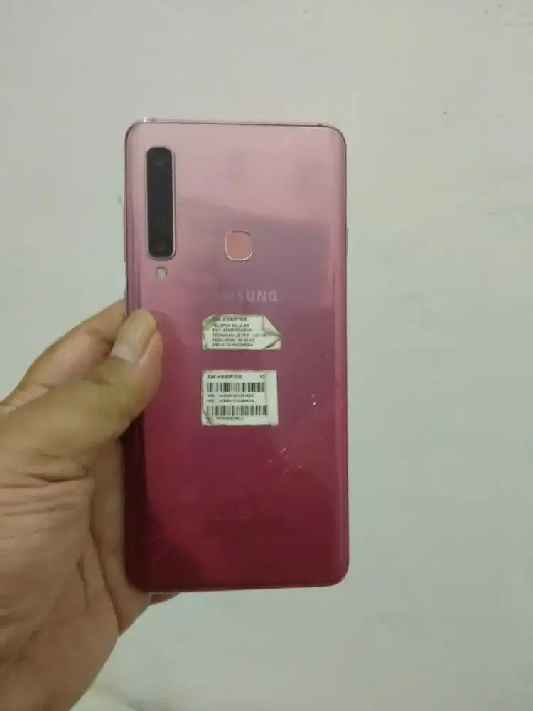 Samsung A9 kondisi msh bagus terpakai sehari2