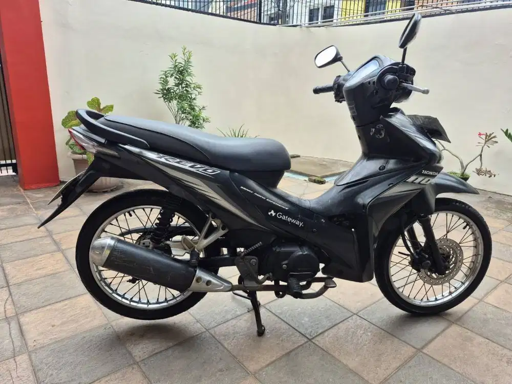 Dijual Motor Honda Revo Absolute Tahun 2009