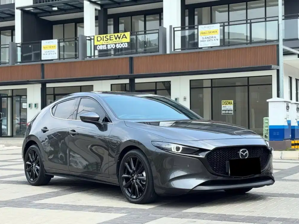 For sale low km 12rb Mazda 3 hatchback skyactive 2023