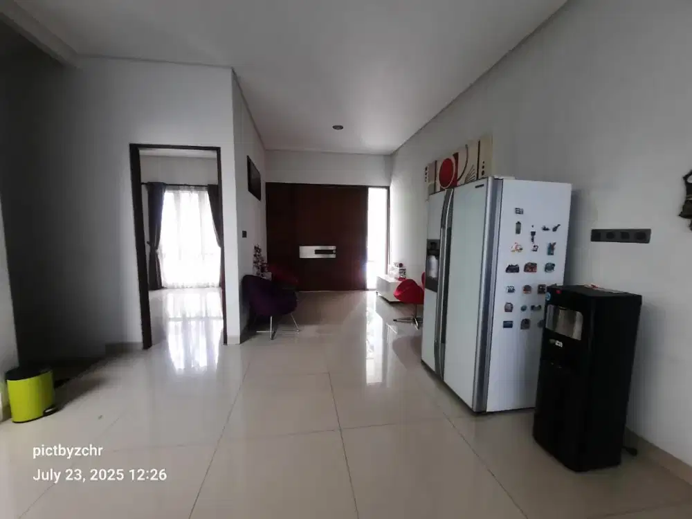 Rumah Mewah Full Furnished di Batununggal