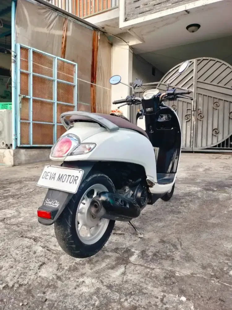 Scoopy 2018 putih Deva motor