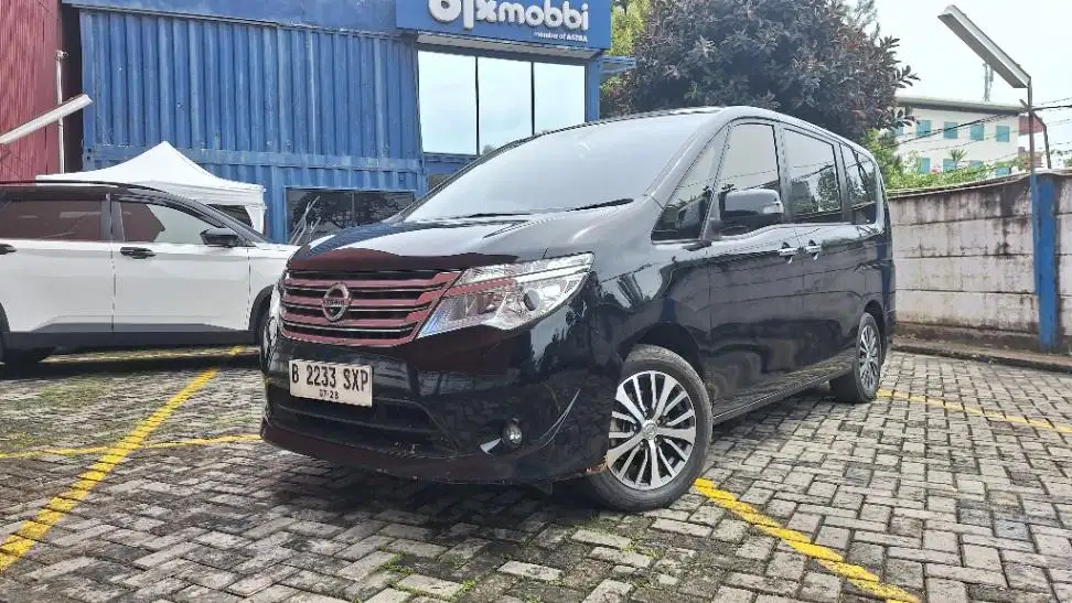 DP RENDAH Nissan Serena 2.0 Bensin-AT 2017 SXP