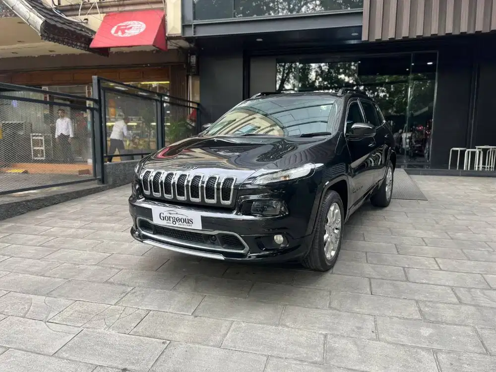 Jeep Cherokee Limited 4X4 NIK 2015