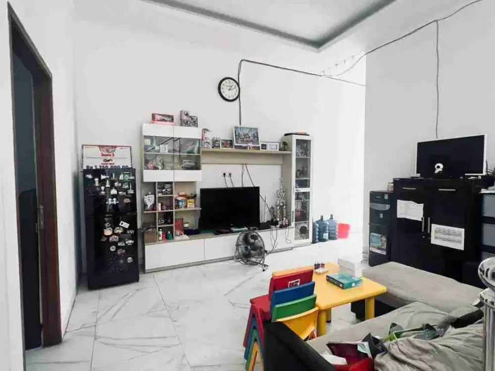 Rumah 3 lantai siap huni jalan 3mobil di Kelapa Gading