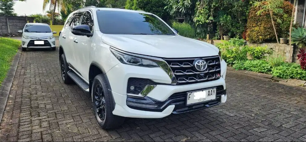 Fortuner 2,8 GR, 2023 terawat, service rutin auto 2000, siap pakai