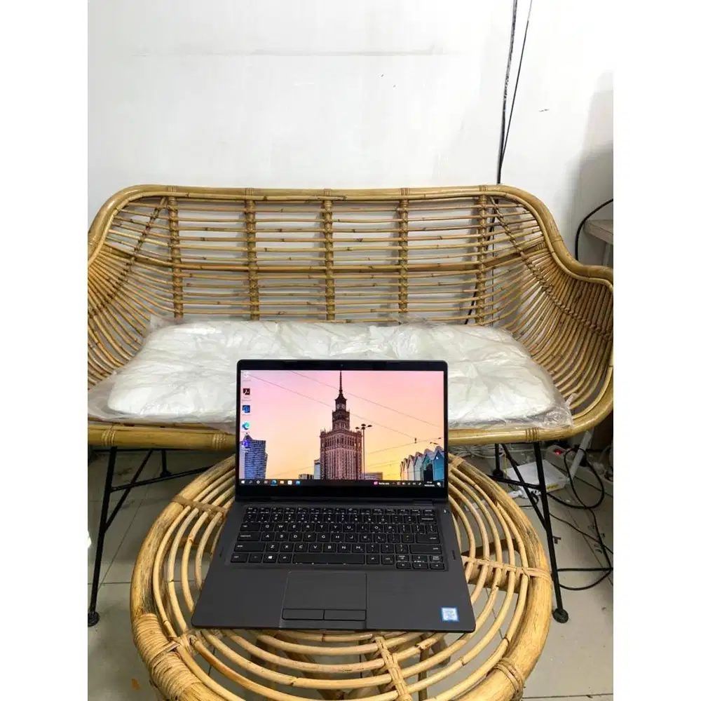 jual laptop dell latitude 5300 2in1 core i5 gen8 touchscreen DL-VN