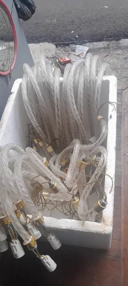 Lampu gantung stock lama