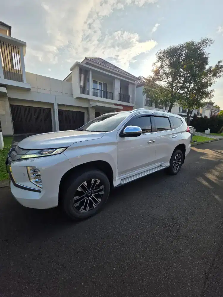 Pajero sport 4x2 putih,