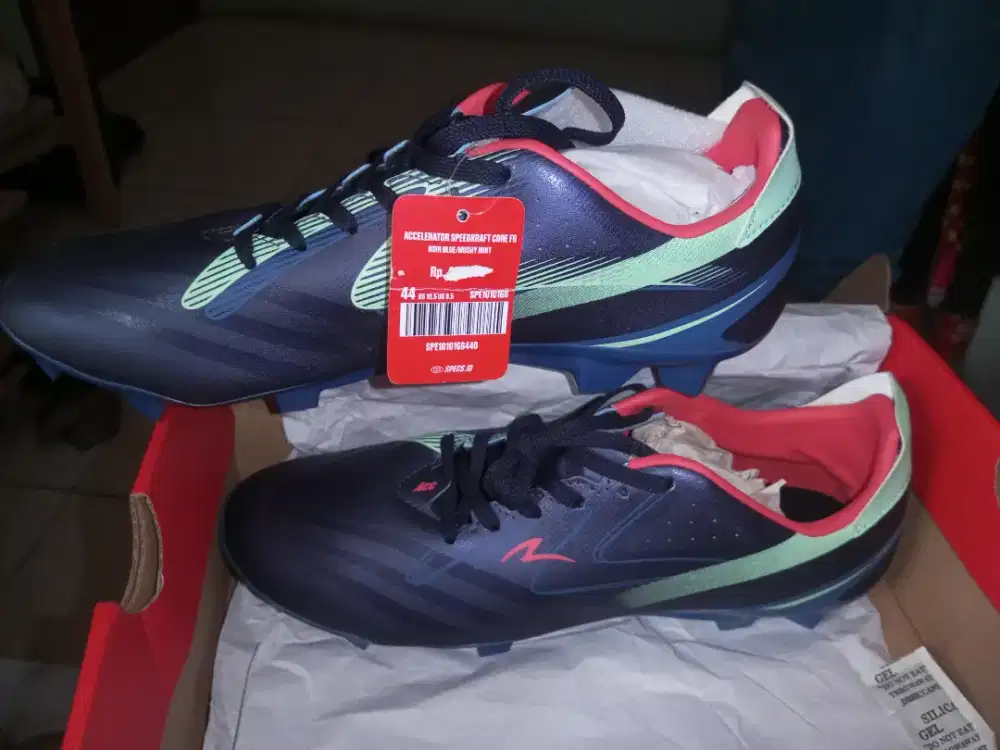 Sepatu Bola Specs