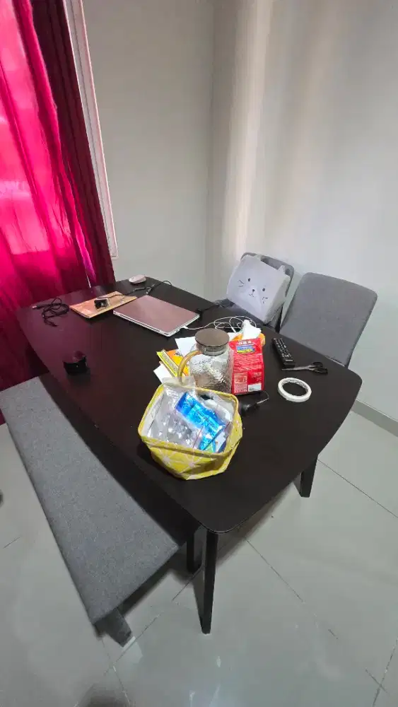 Set meja makan informa