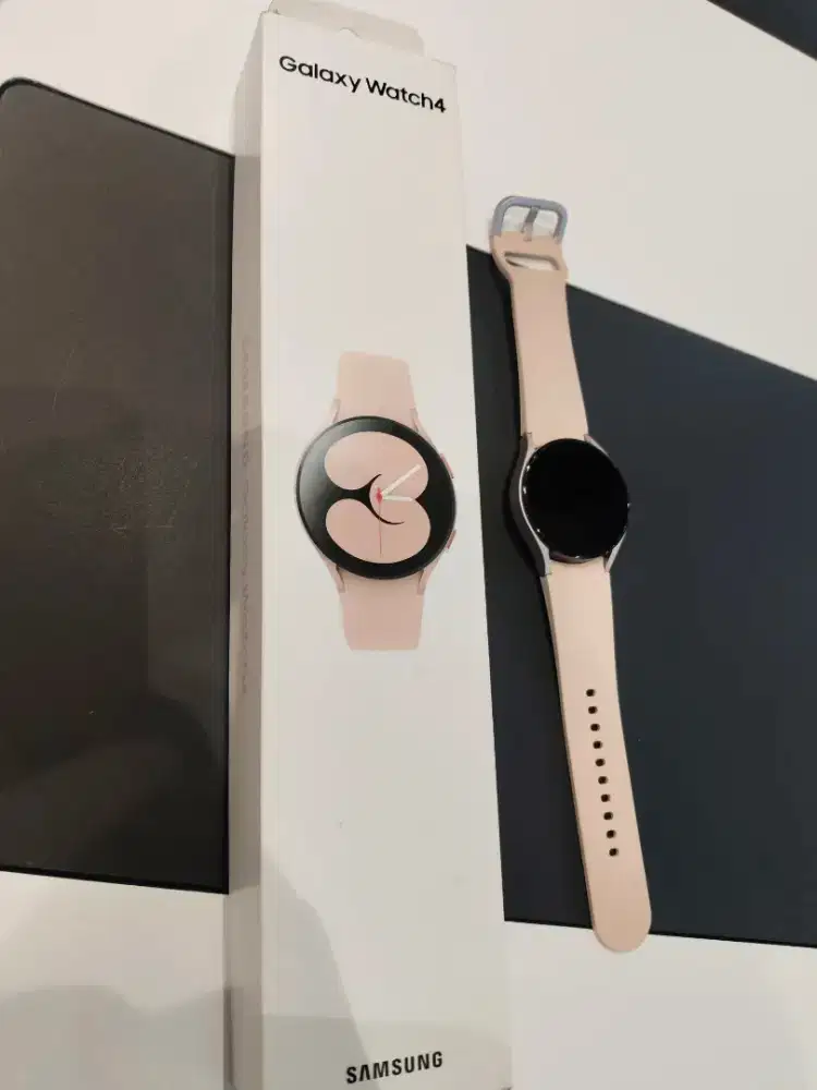 Samsung galaxy watch 4 40mm warna pink gold