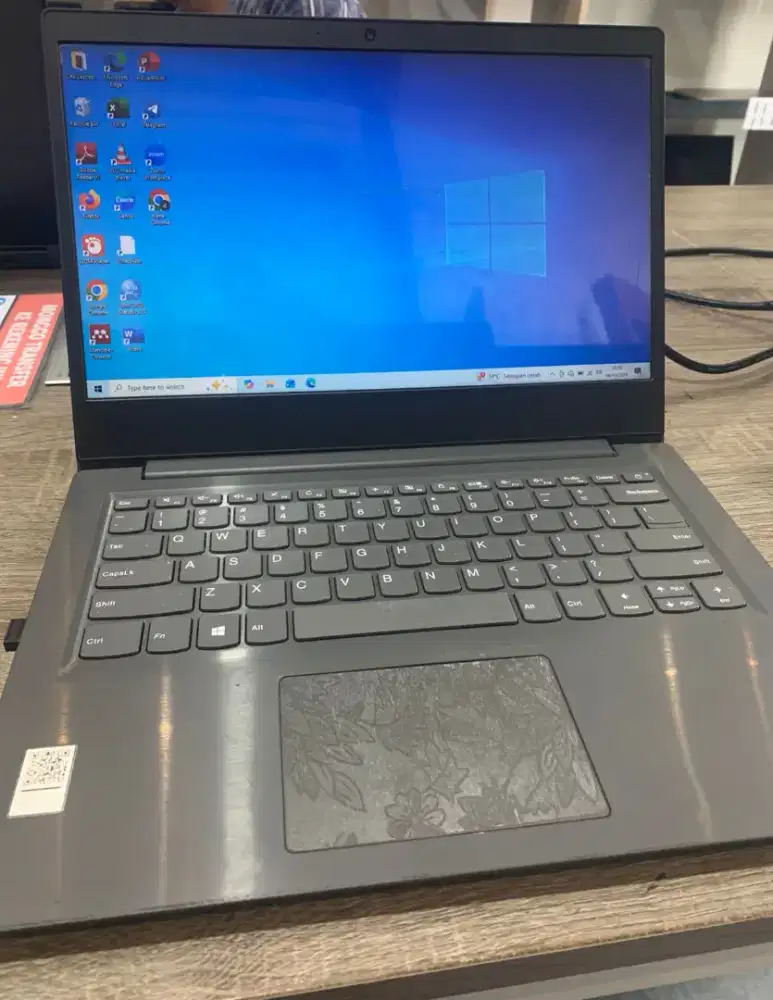 Lenovo V14-ADA PF2M8D7V