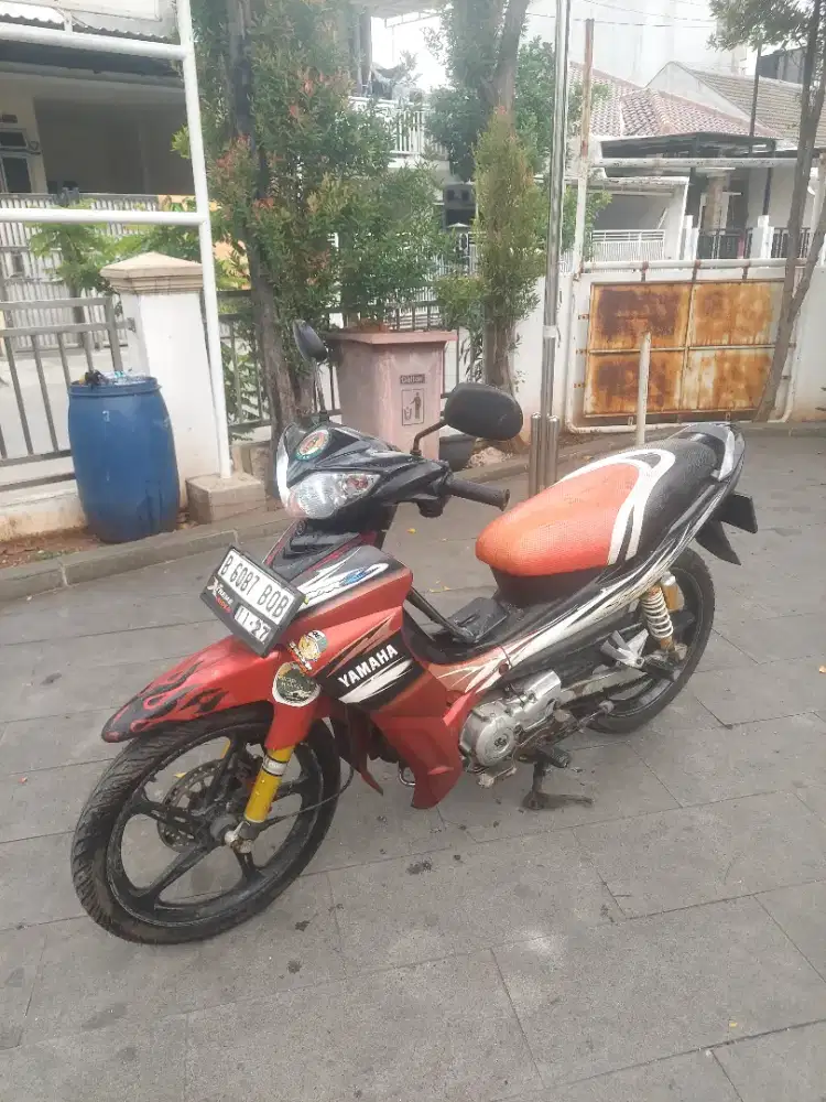 Yamaha Jupiter Z Burhan 2006 Warna Merah.