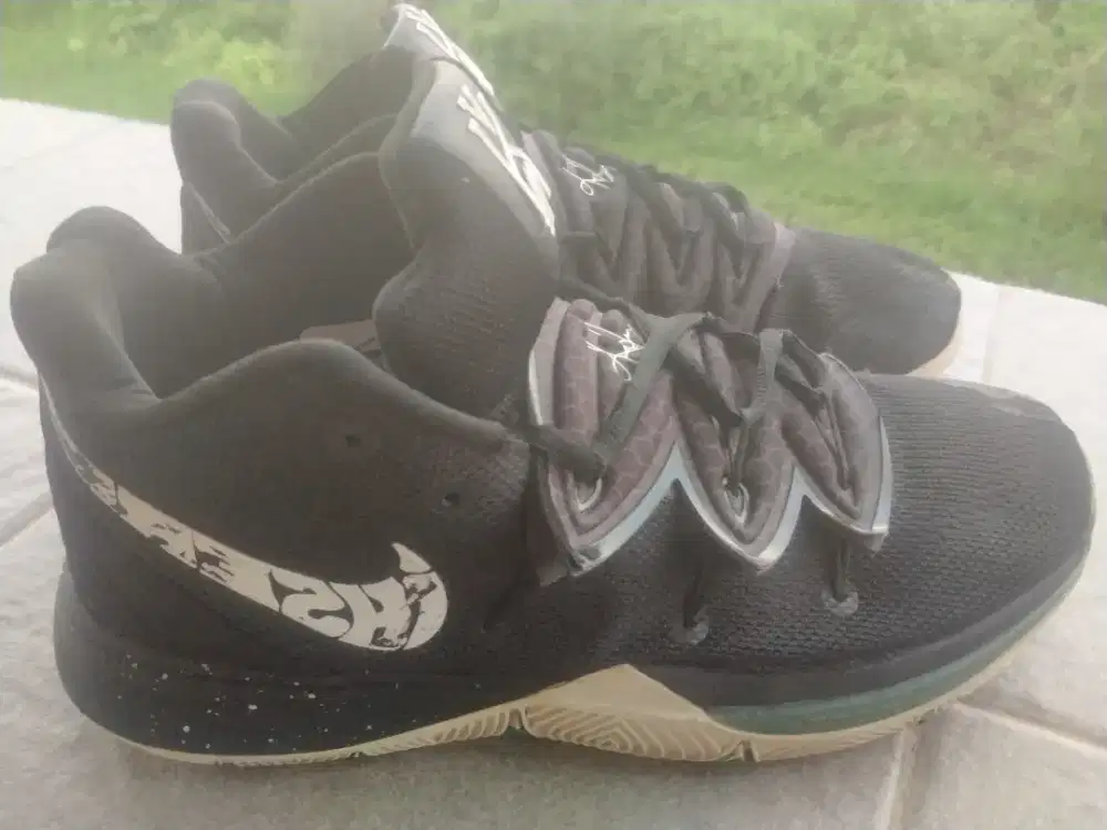 Nike Kyrie 5 sz 44