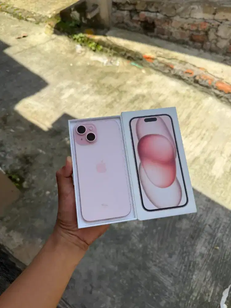 Iphone 15 pink ibox