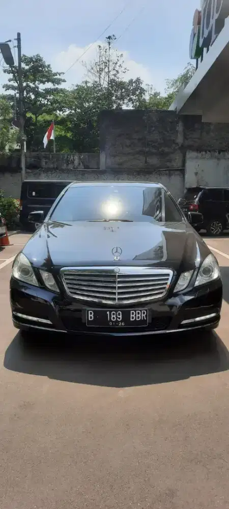 Mercedes Benz E300 Elegance 2011