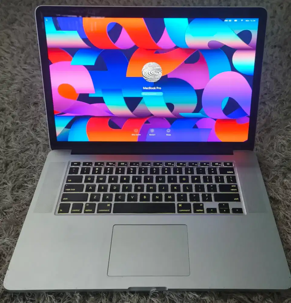 Macbook pro 15 2015 core i7 retina