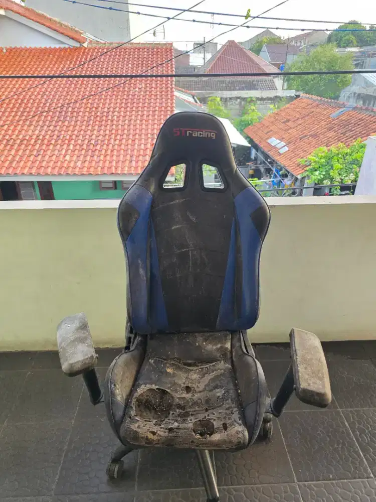 Kursi GAMING ST RACING GRATIS