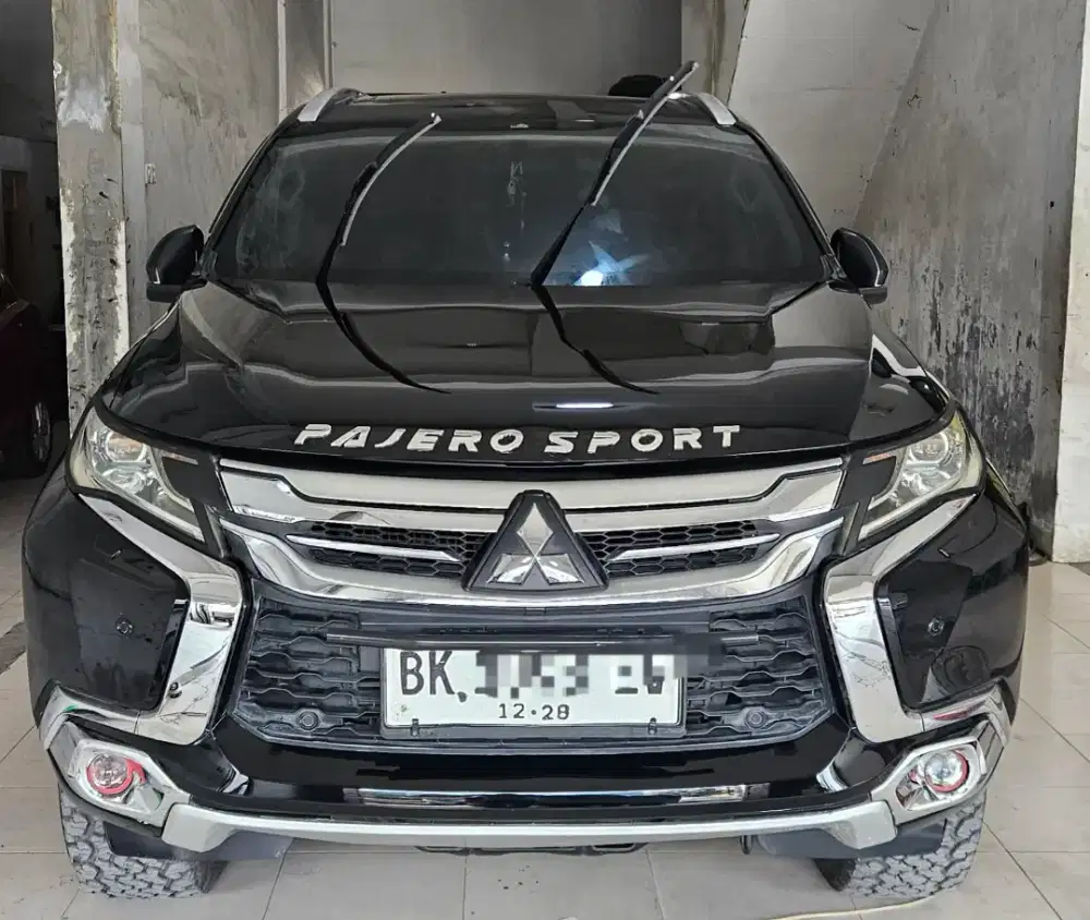 Pajero Sport Dakar 2017 Hitam