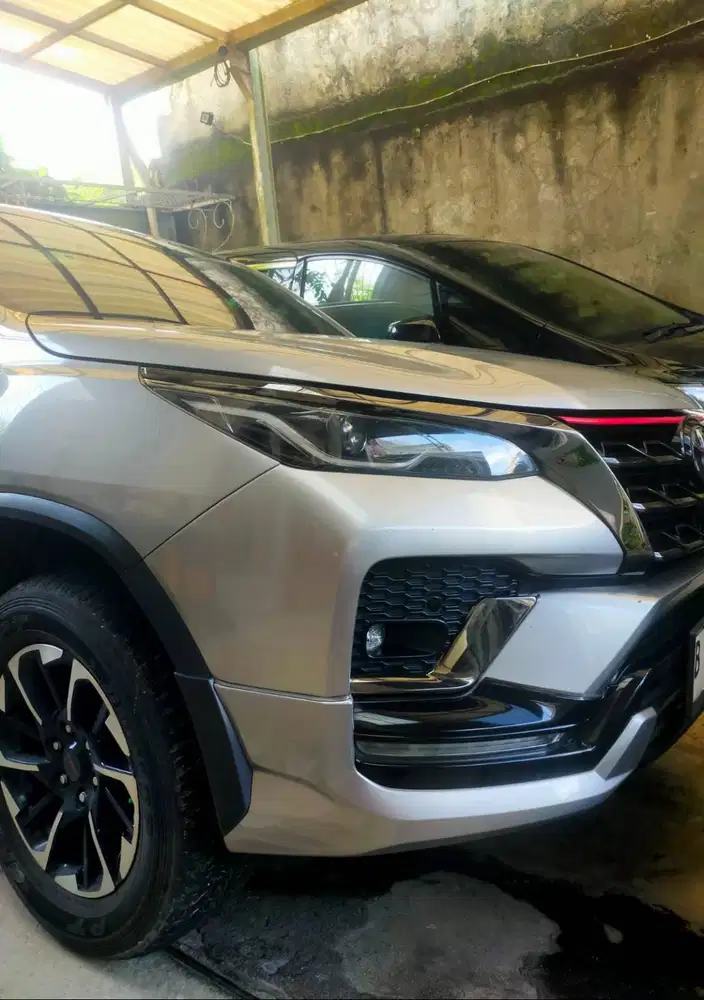 Jual TOYOTA FORTUNER 2021 TRD Sportivo Diesel 2.4 Tipe tertinggi