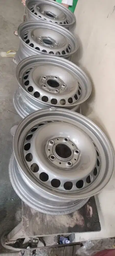 Velg Kaleng OEM BMW 320i E36