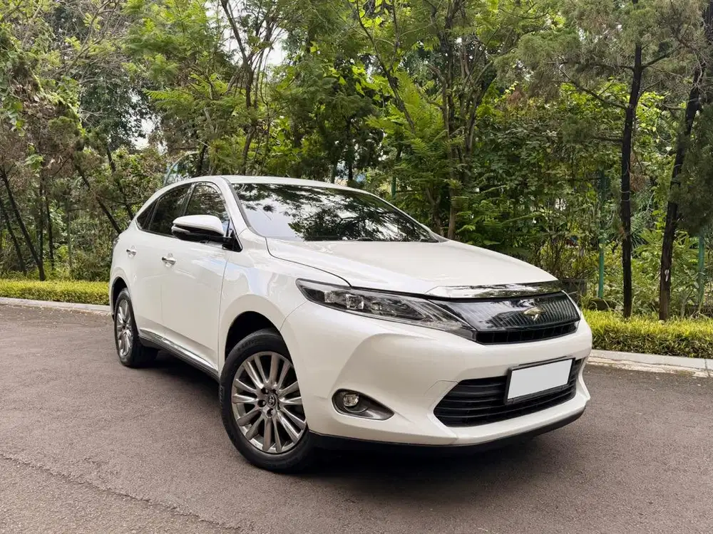 2015 Toyota Harrier 2.0 Advance White on Bordeaux