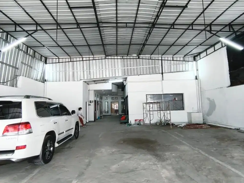 Bangunan komersil Jembatan Lima Raya luas 560m, rapi