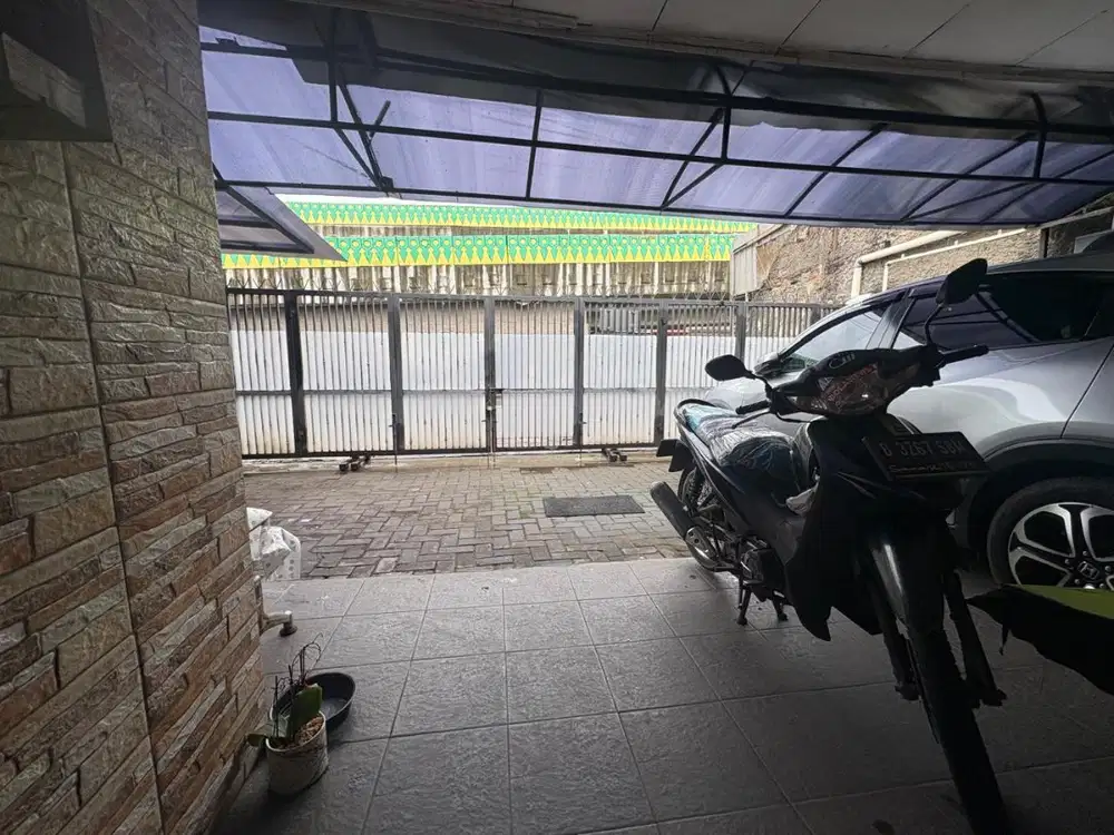 Rumah besar cocok untuk usaha