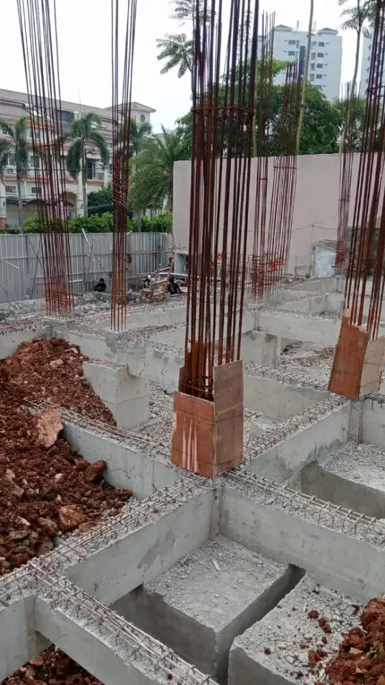 Bongkar bangunan rumah tua aspal hotmix