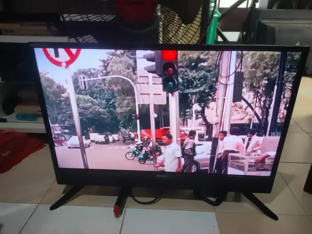 LED Akari 32 INCHI mulus