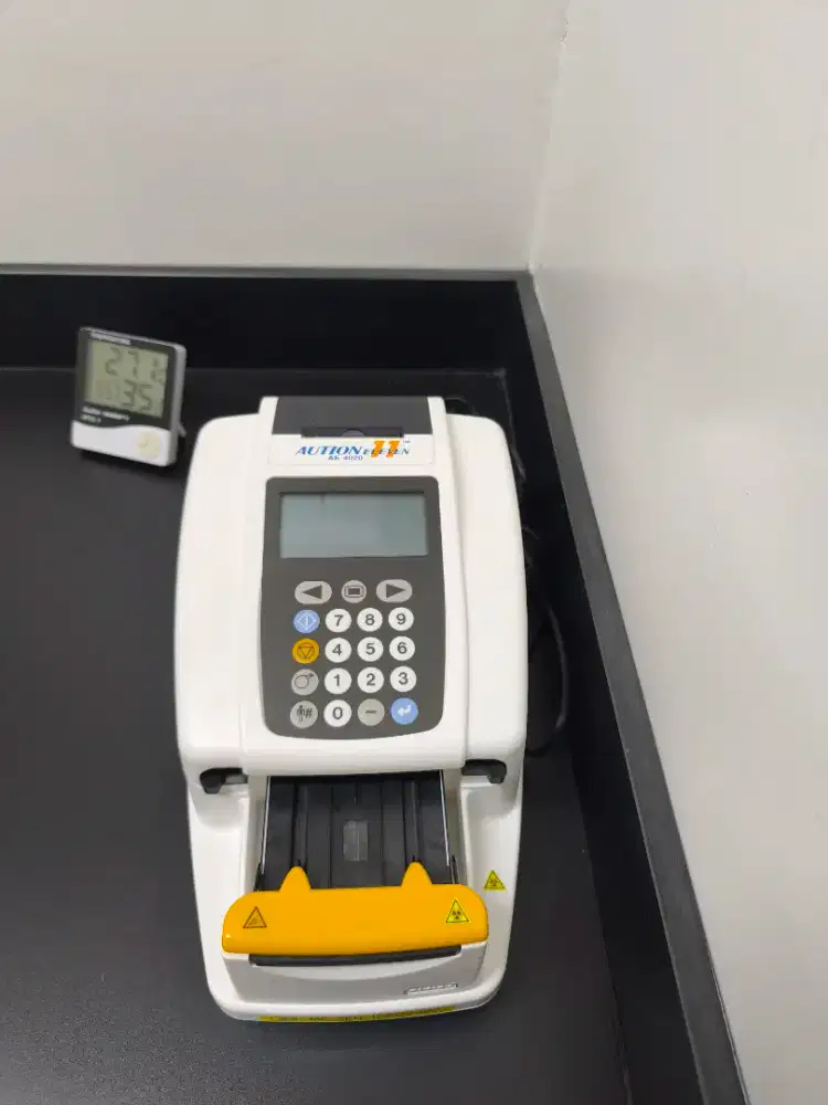 AUTION ELEVEN AE-4020 Versatile Urine Analysis System