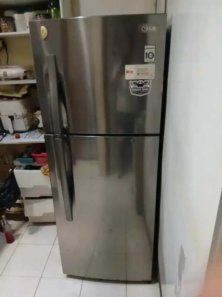 kulkas 2 pintu merk lg