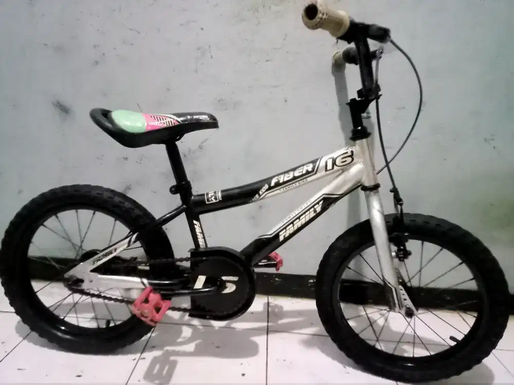 Dijual sepeda BMX FAMILY anak msih ORIan ban tebal batangan keker aman