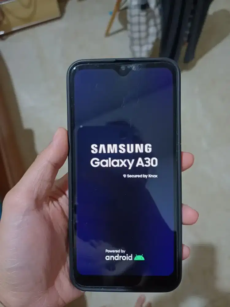 Samsung Galaxy A30 4/64GB Blue - Normal pemakaian, Minus LCD & Baterai