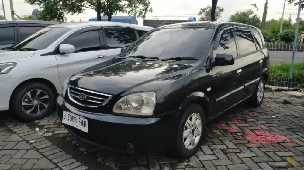 KIA Carens II tahun 2005