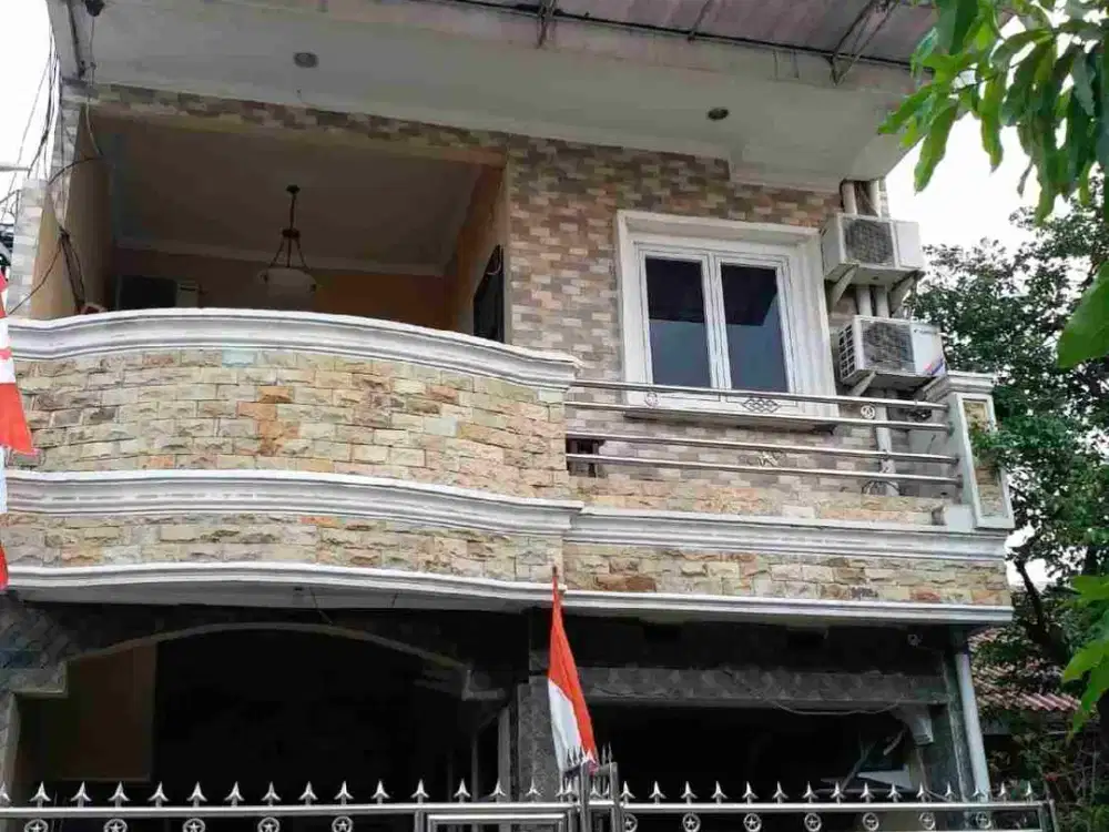 Dijual Rumah 3 Lantai Bagus Murah di Harapan Indah 1 Bekasi
