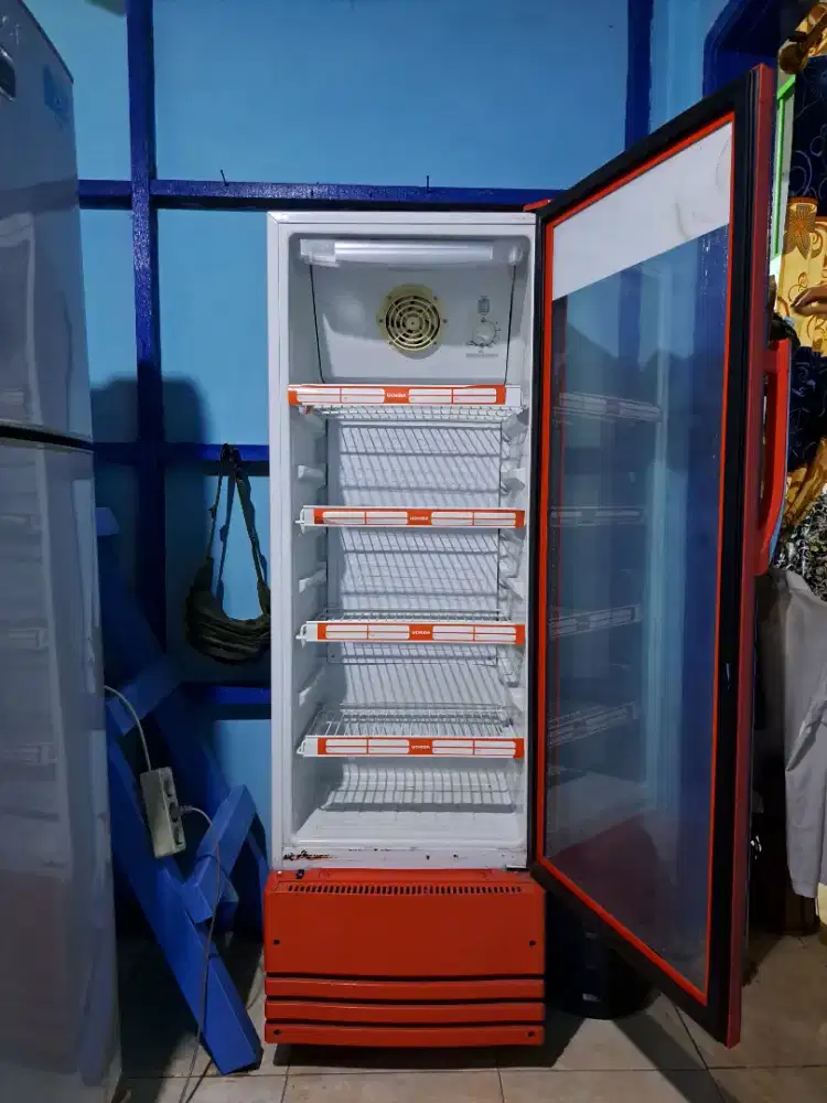 KULKAS SHOW CASE MERK UCHIDA DI JUAL.