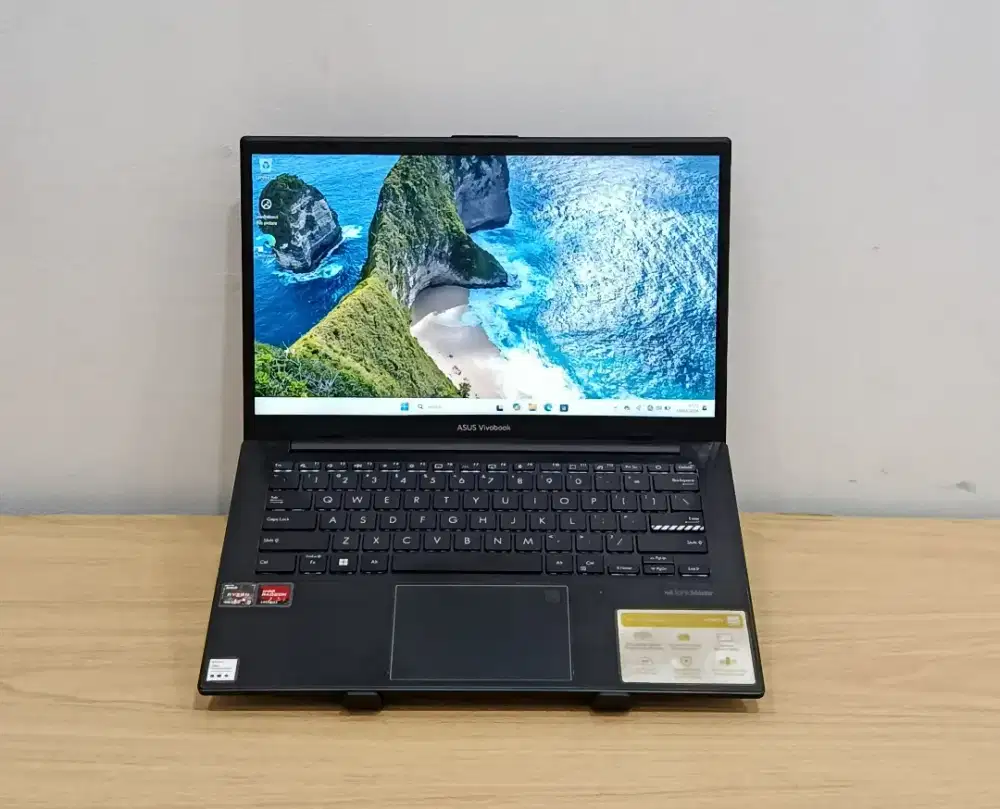 Asus Vivobook Go 14 E1404FA / AMD Ryzen 3 7320U/Ram 8GB/SSD 256GB