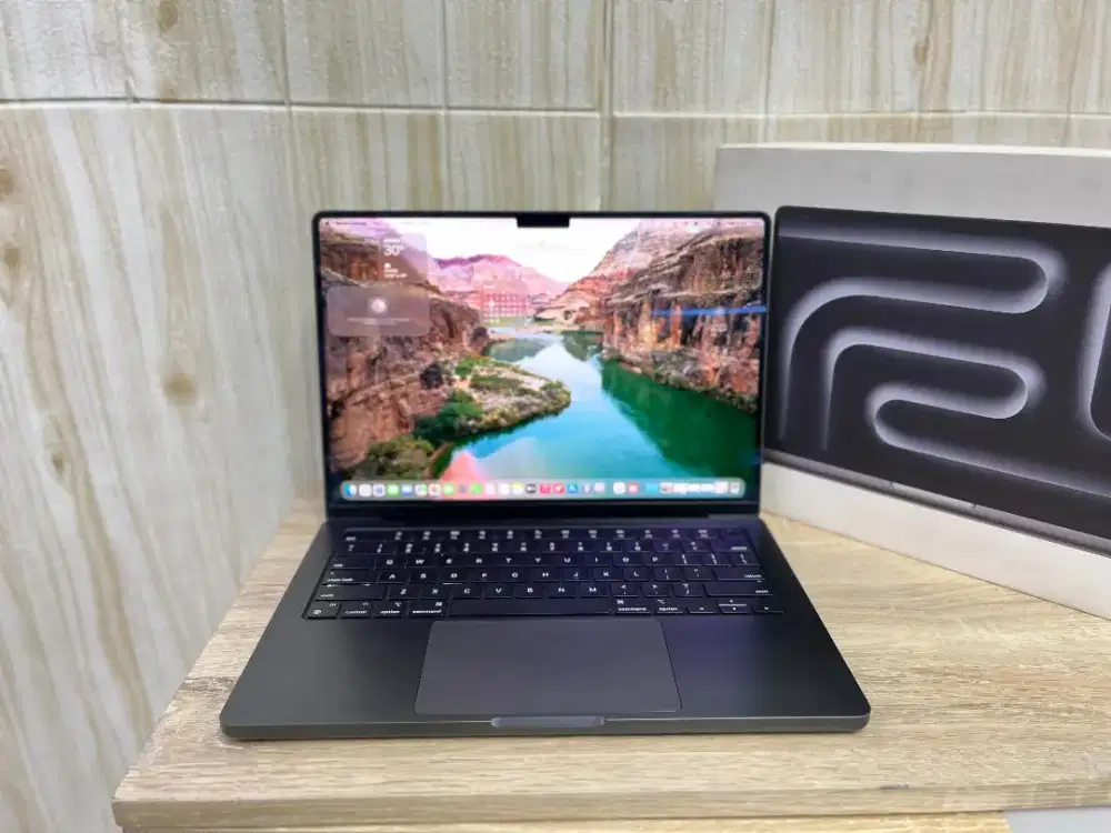 Macbook Pro M4 2024 Chip M4 16GB/1TB EX IBOX GARANSI SAMPAI MEI 2026