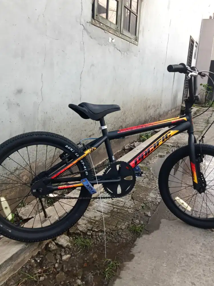 Sepeda BMX UK 20 PACIFIC